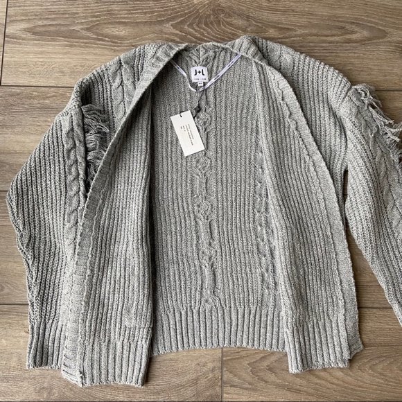 NWT John & Jenn Fringe Sleeves Cozy Cardigan - Picture 10 of 12